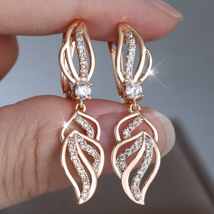 Luxury Leaf Crystal Drop Earrings for Women – Elegant Champagne Gold Earrings