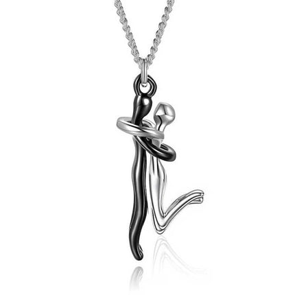 18K Love Hug Couple Necklace – Romantic Anniversary & Valentine’s Day Pendant